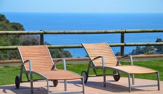 Club Villamar - Luxury, detached villa that accommodates 8 people, with private pool and spectacu.