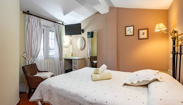 Compact 9 m² Attic Room with Private Bathroom, No Kitchen