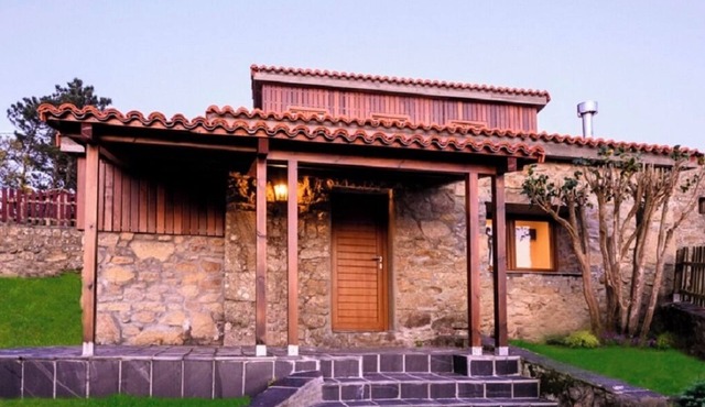 Cottage with pool in Doniños
