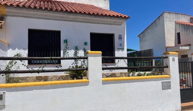 Country House 'Vivienda Rural El Ejido' with Mountain View, Wi-Fi and Air Conditioning