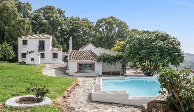 Country House 'Cortijo Cantarranas - Tarifa' with Sea View, Private Pool and Wi-Fi