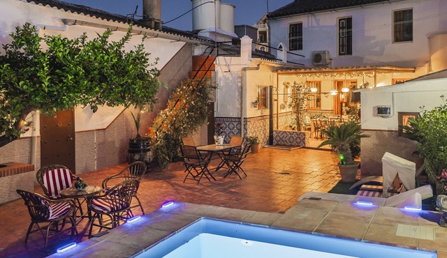 Cubo's Estudio Casabermeja Noches de Luna B & Pool/urban center/air conditioning/community pool