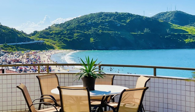 Duplex Penthouse 401 Seafront, private, excellent location, "right on the sand" in Centro Arraial do Cabo