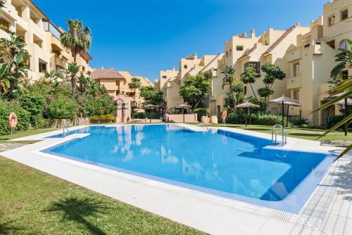 Duquesa Village luxury 3 BR with pool