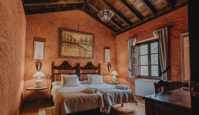 Ecological Hotel in a unique enclave in front of the famous Cueva del Gato