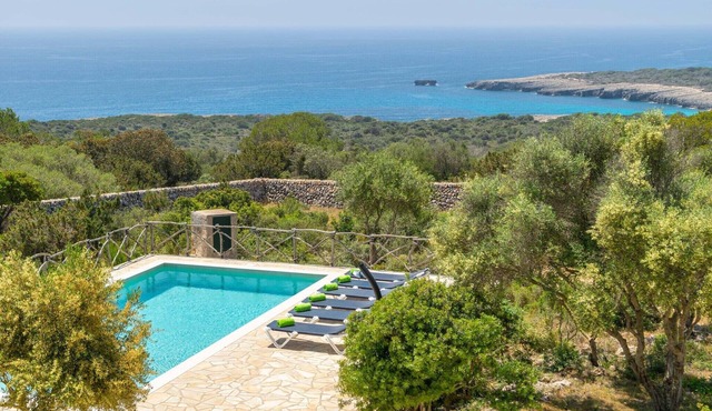 Talaia D'artrutx - Villa With Private Pool
