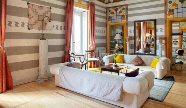 Exceptional Classical Apartment with Royal Palace Views