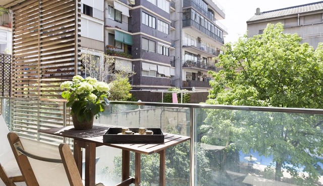 Executive Apartment for 6 Near Barcelona's center