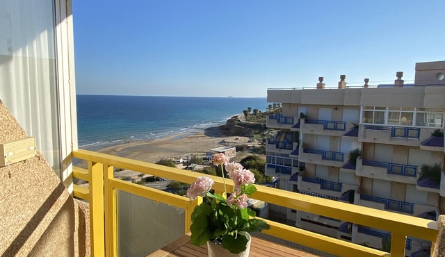 Frontbeach Studio FREE POOL/WIFI couples spot