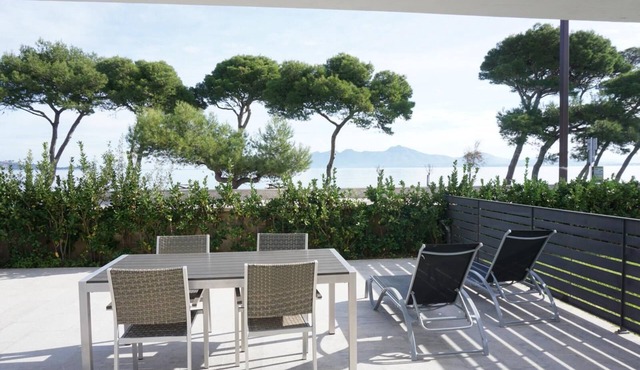Ground Floor With Stunning Sea Views And Private Terrace, Shared Pool