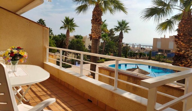 Hermoso apartamento con vistas al mar
