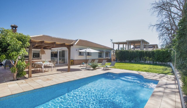 Holiday Home 'Cerezo - Chalet Lujo' with Mountain View - Ideal for families