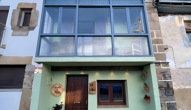 Holiday Home 'Verde & Mar' with Sea Views, Private Garden and Wi-Fi