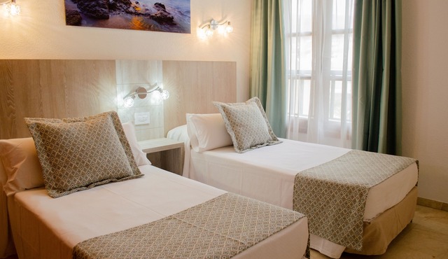 Klayman Olivina Aparthotel