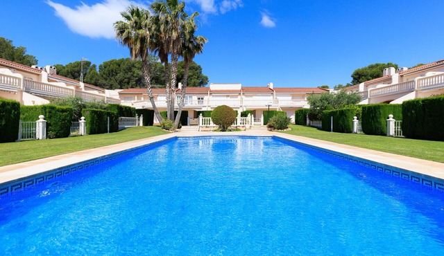 M408-098 CASA VILLA CRISTAL RESIDENCIAL
