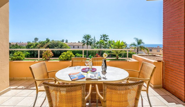 Malibu C5 - Lux. 2BR Sea View Condo in Club La Costa