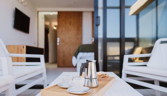 Modern Duplex: Heated Pool, Sea Views, 05