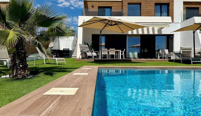 Modern Villa, private swimming pool, Finestrat Benidorm Golf