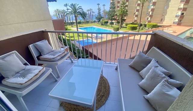 New front line beach apartment with swimming pool, A/C and WIFI