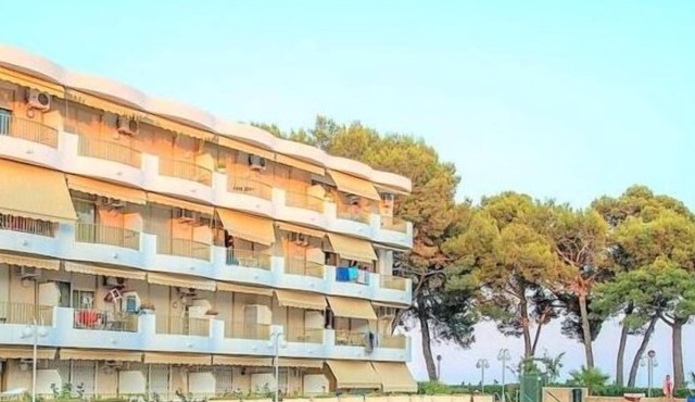 New international Loft, air-conditioned with pool and beach.