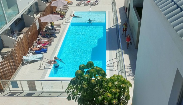 Ocean Sunset Bristol apartment ideal for your vacation
