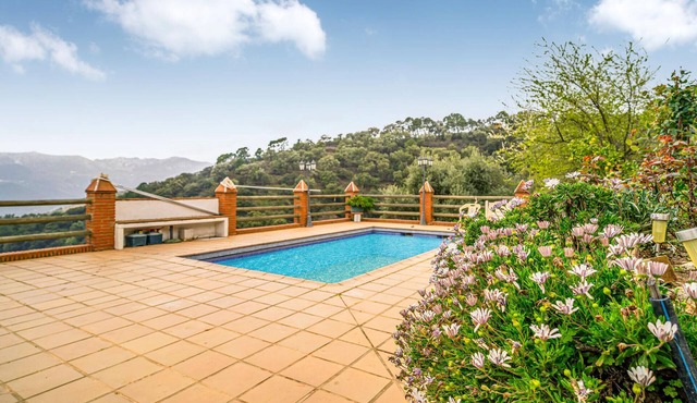 Pet friendly home in Jubrique
