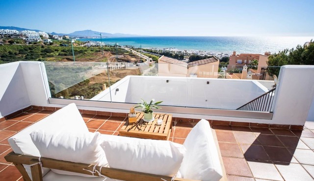 RDR493 - Best sea views and walk to beach 2 bed Apt