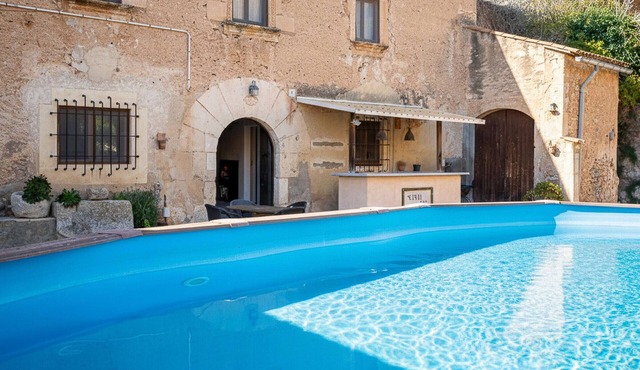 Rustic House with Private Pool near the Beach