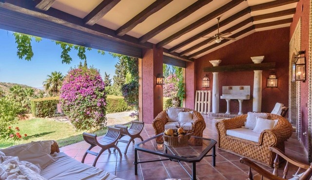 Sierra Tejeda - Casa de las Flores Alcaucín by Ruralidays