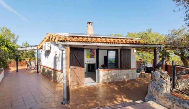 Tiny House with Ocean and Mountain Views | Lum by Palmera