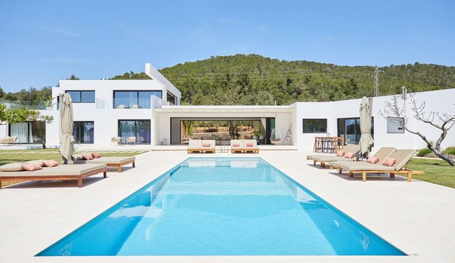 Villa 'Can Pep De Sa Guaita' with Private Pool, Wi-Fi, and Air Conditioning