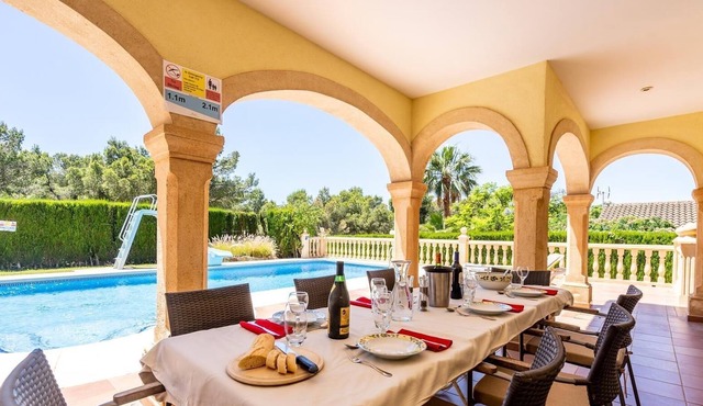 "Villa Delfino" with mountain and sea view, private pool, garden, terrace, air conditioning & Wi-Fi
