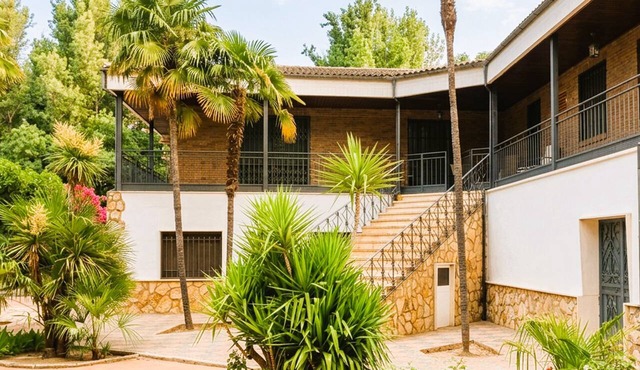 Villa Dolores | Swimming pool, tennis, and game room