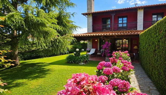 Villa in Llanes with garden near the beach - Castañín