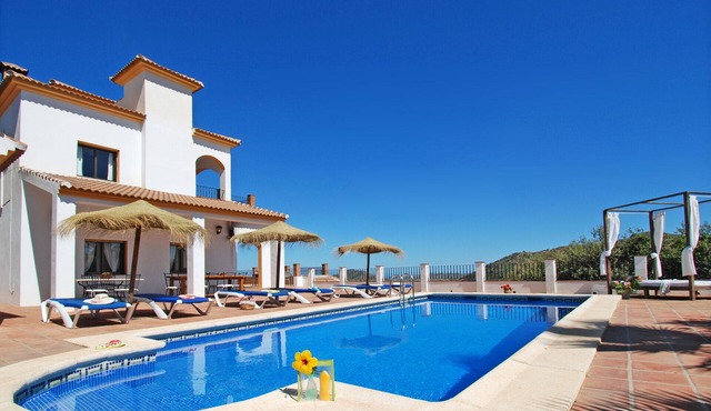 Villa José 1, 12 Pers, Sea View ! Heated pool, Wifi,A/C, petfriendly