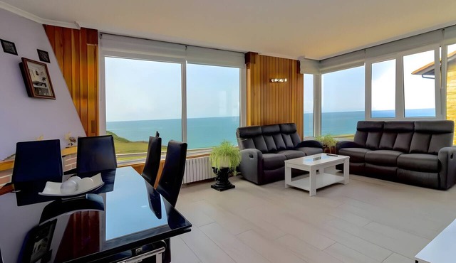 Villa Laurana with Mountain Views