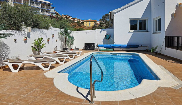 Villa with private pool, El Faro