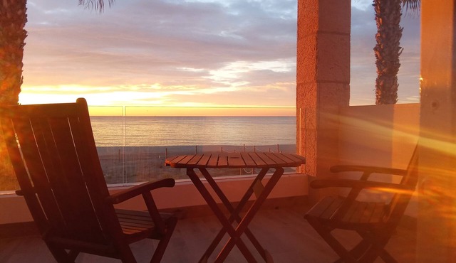 Wake up to the sound of the waves and have breakfast in front of the infinite blue sea.
