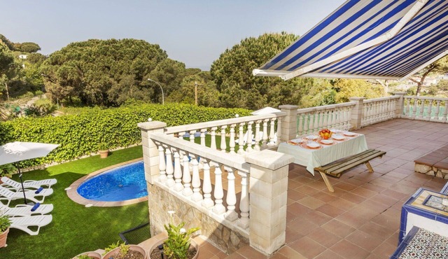 Wonderful private villa for 10 guests with WIFI, private pool, TV and patio
