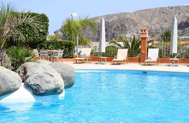 Adjona 2.2 PENTHOUSE SEA VIEW & JACUZZI 2B in Arona