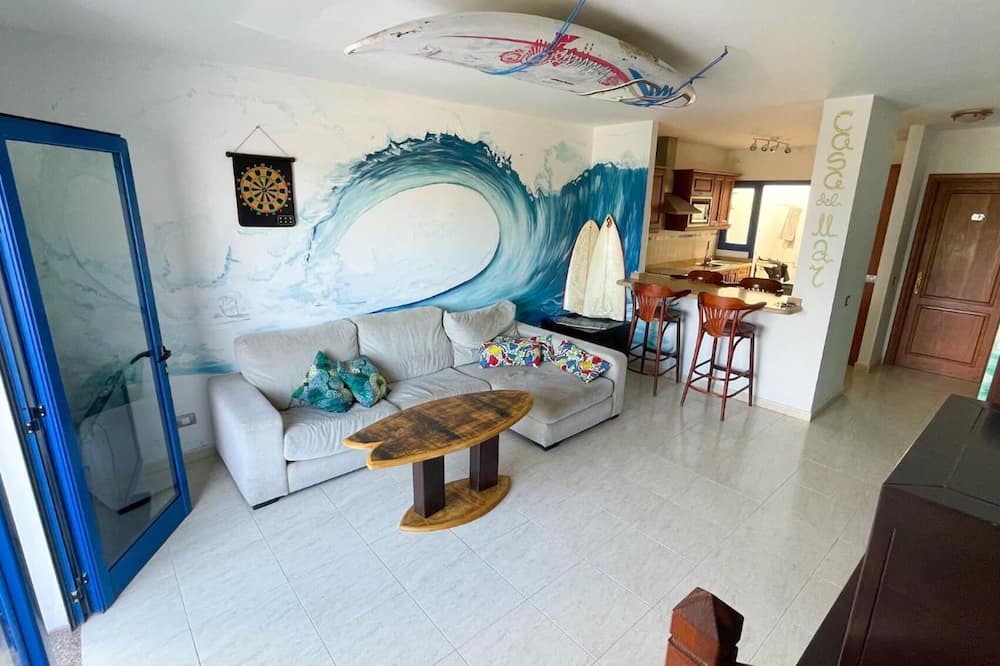 Caleta de Famara Hostel | Red Star Surf - Hostel