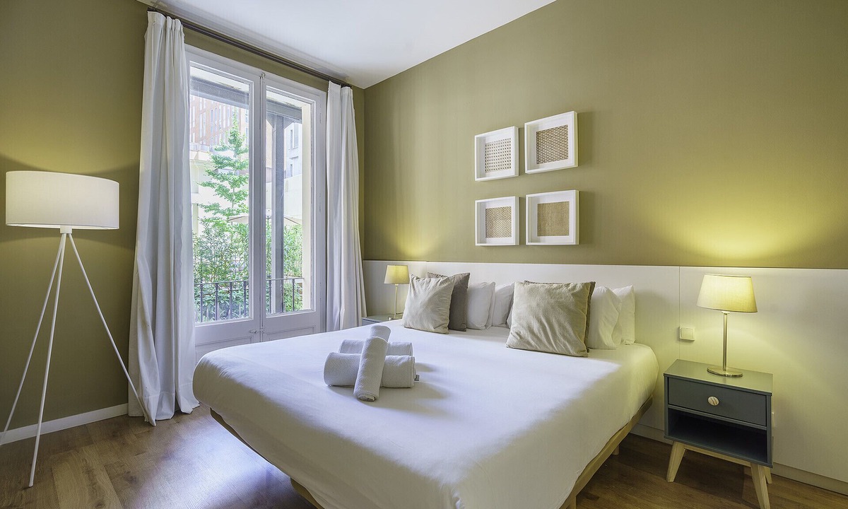 Sant Gervasi Apartment | Ola Living Aribau 4 Hab 3 baños