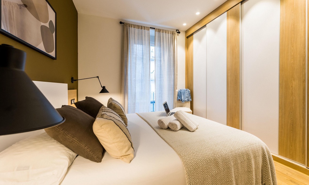 Old Town Apartment | BOULEVARD SUITE: superior apartment 6 PAX. Calm and tranquility. 30 seconds from the beach and the Old Town