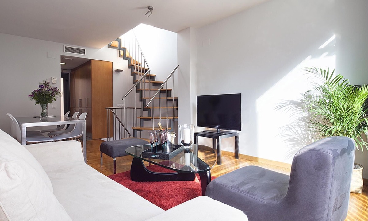 El Putget i Farro Apartment | My Space Barcelona Attic with Private Terrace in City Center for 6