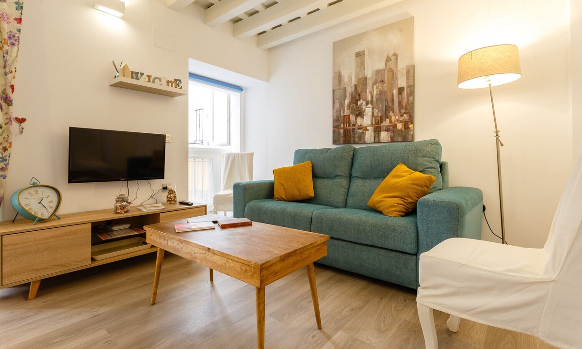 Old Town Apartment | Flor de LIZ Apartment by Cadiz4Rentals