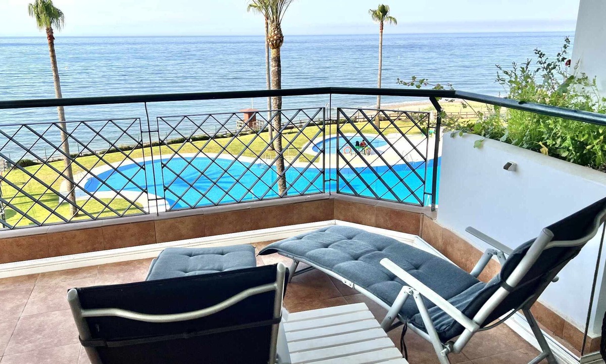 Sitio de Calahonda Apartment | Mi Capricho 170 Beachfront Apartment