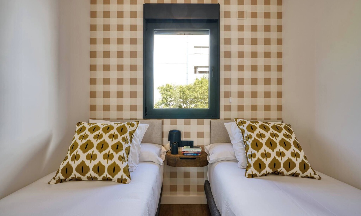 La Buhaira Apartment | 2BR/2BA Apt 4th Floor, Balcony, Workspace& Parking