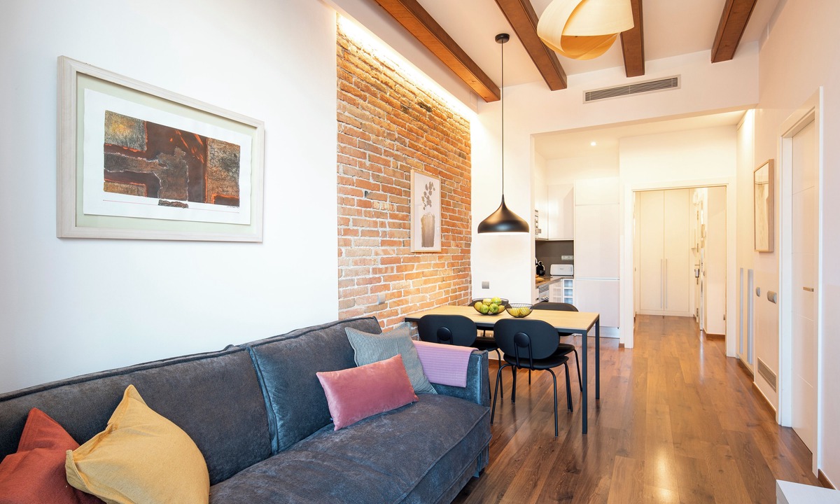 Sant Antoni Apartment | Aspasios Market Balconies