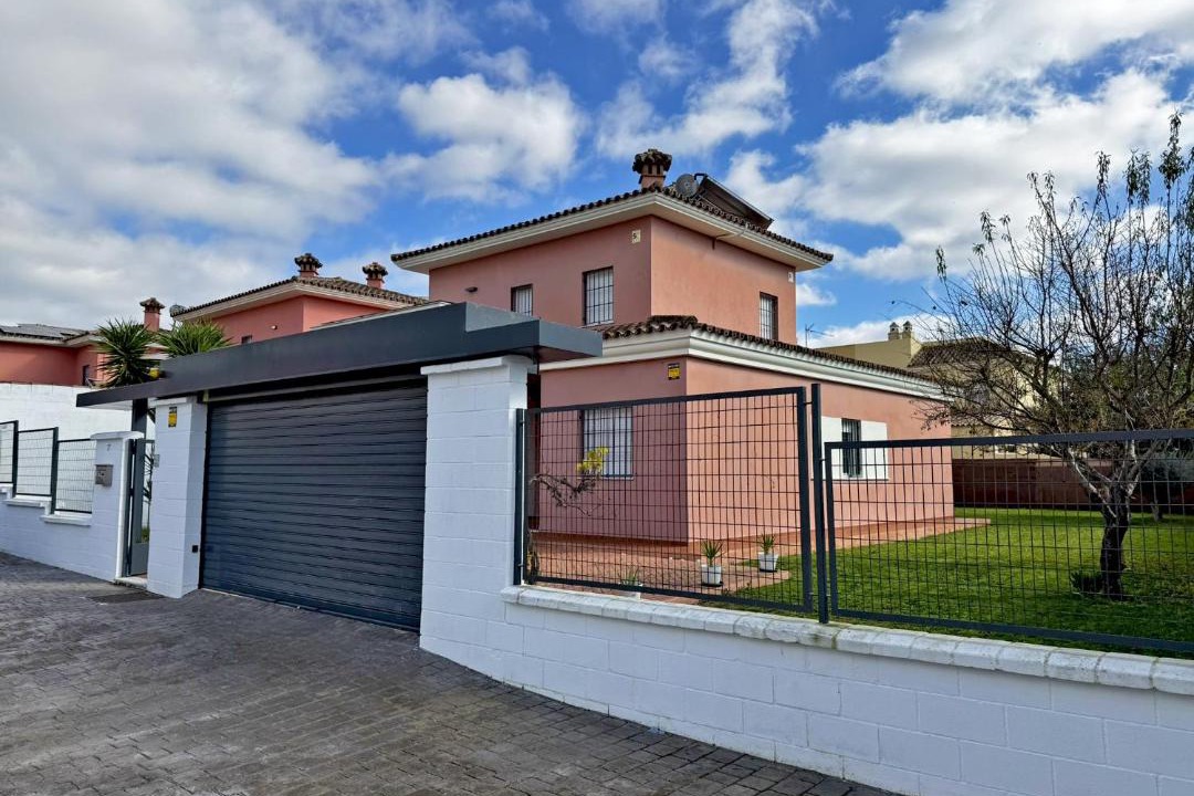 Jerez de la Frontera Villa | Villa Jerez Golf - Ole Solutions