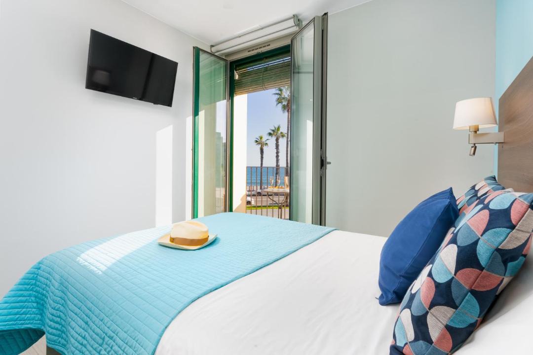 Barceloneta Apartment | Kronos on the Beach suite 1